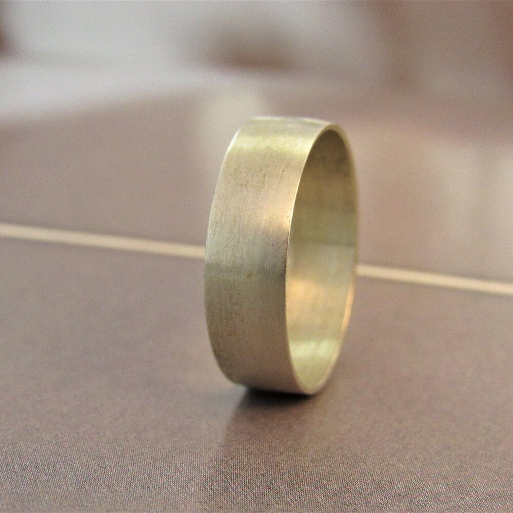 Gold wedding ring. Gold Wedding Band. 14k white gold Wedding ring for men/women.